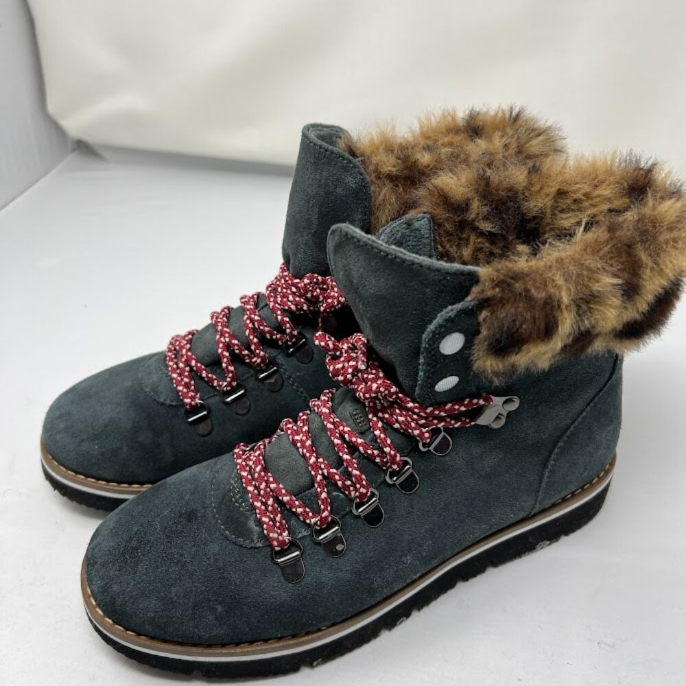 Bob's (from Sketcher's) memory foam pine green cozy hiking boots size 8
